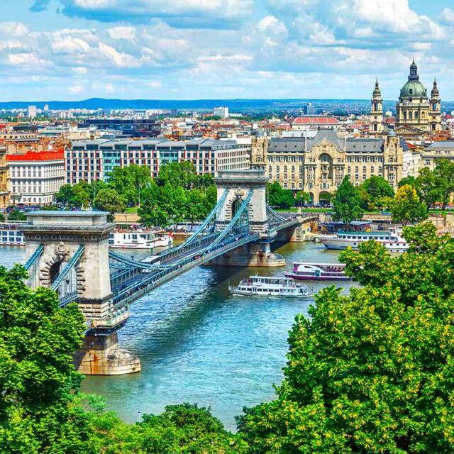 https://topcrayons.com/demos/dentist-1/wp-content/uploads/2020/01/budapest-1-640x640.jpg
