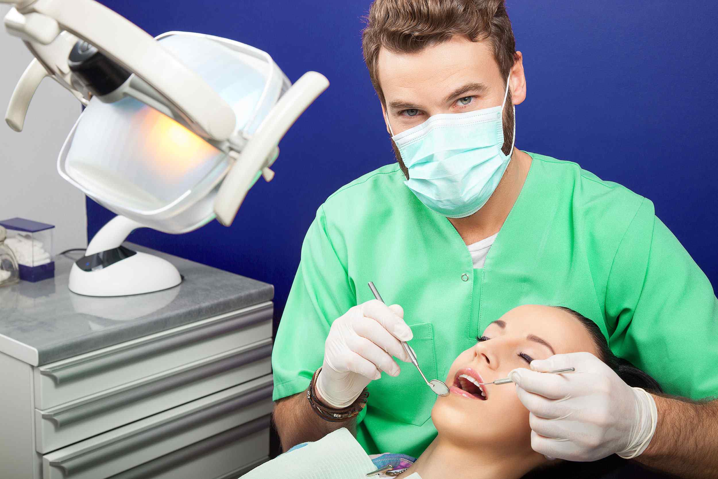 https://topcrayons.com/demos/dentist-1/wp-content/uploads/2020/02/img-testimonials.jpg