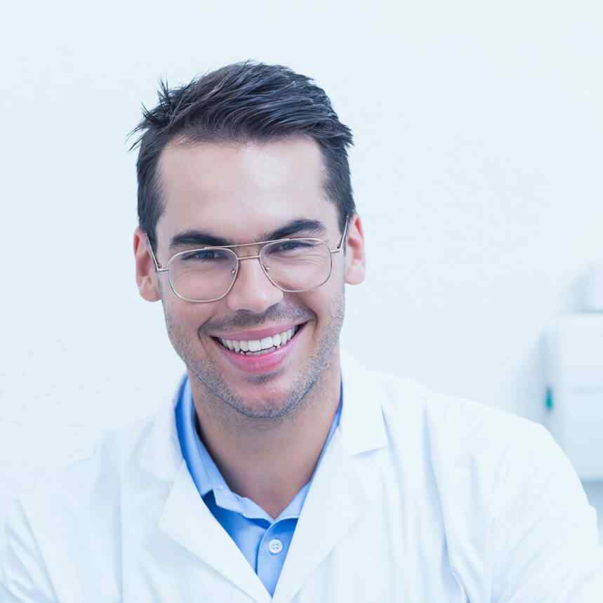 https://topcrayons.com/demos/dentist-3/wp-content/uploads/2020/02/doctor-03.jpg